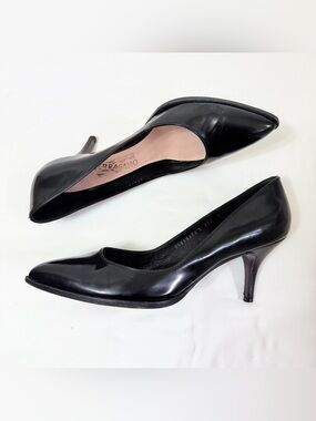 Salvatore Ferragamo Black Leather Pointed Toe Pumps Heels Size 9.5B Italy